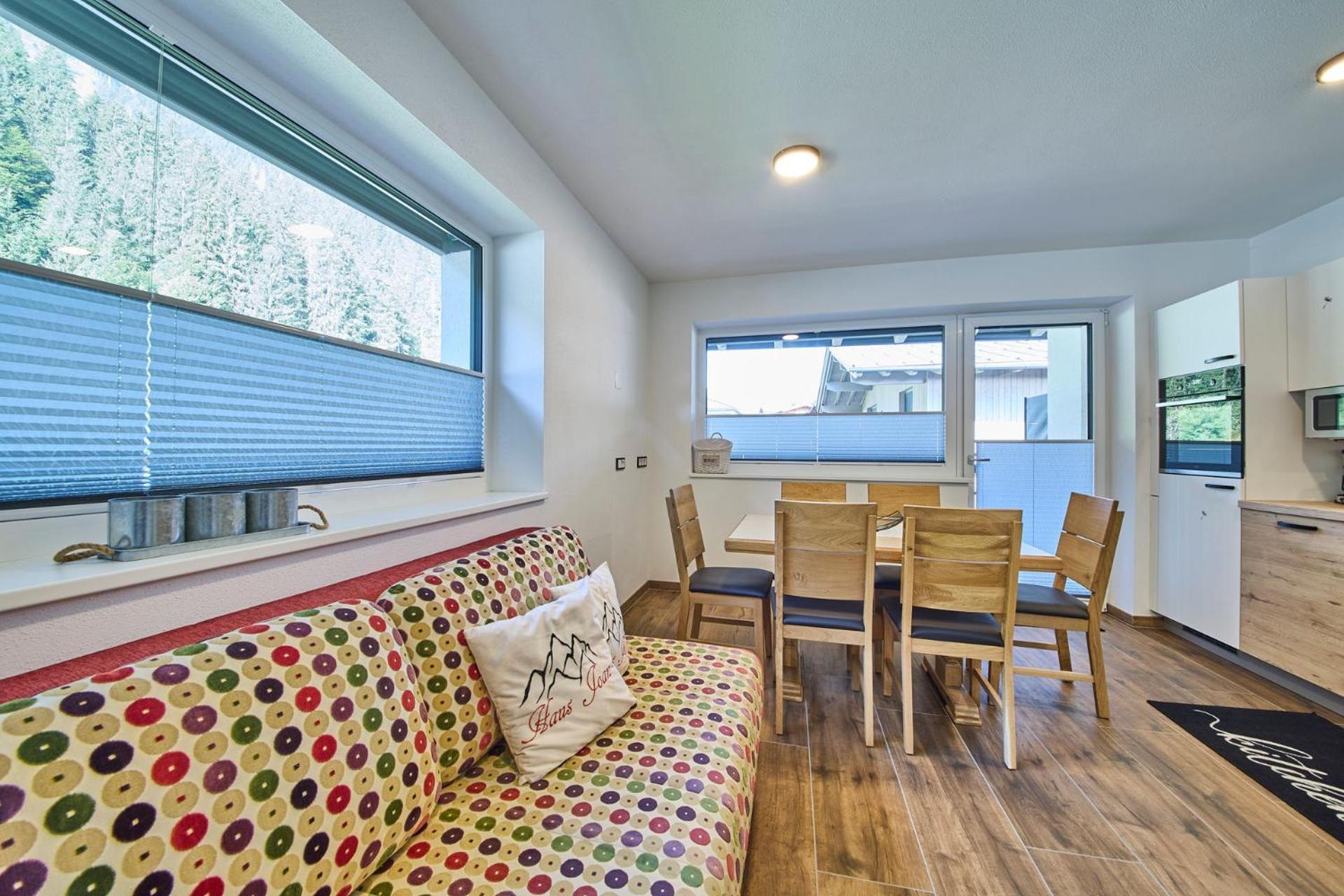 Haus Joan - *