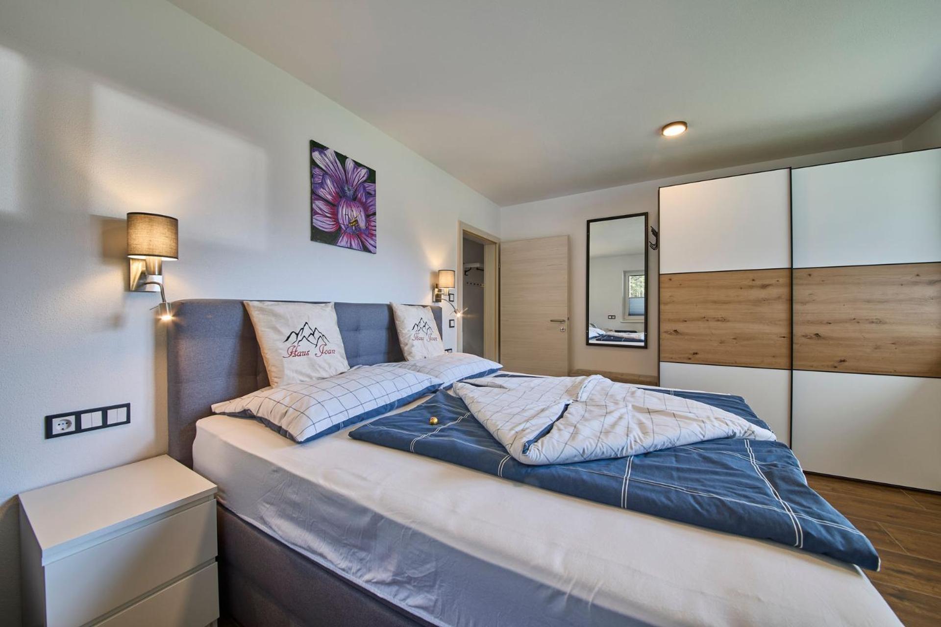 Haus Joan - *
