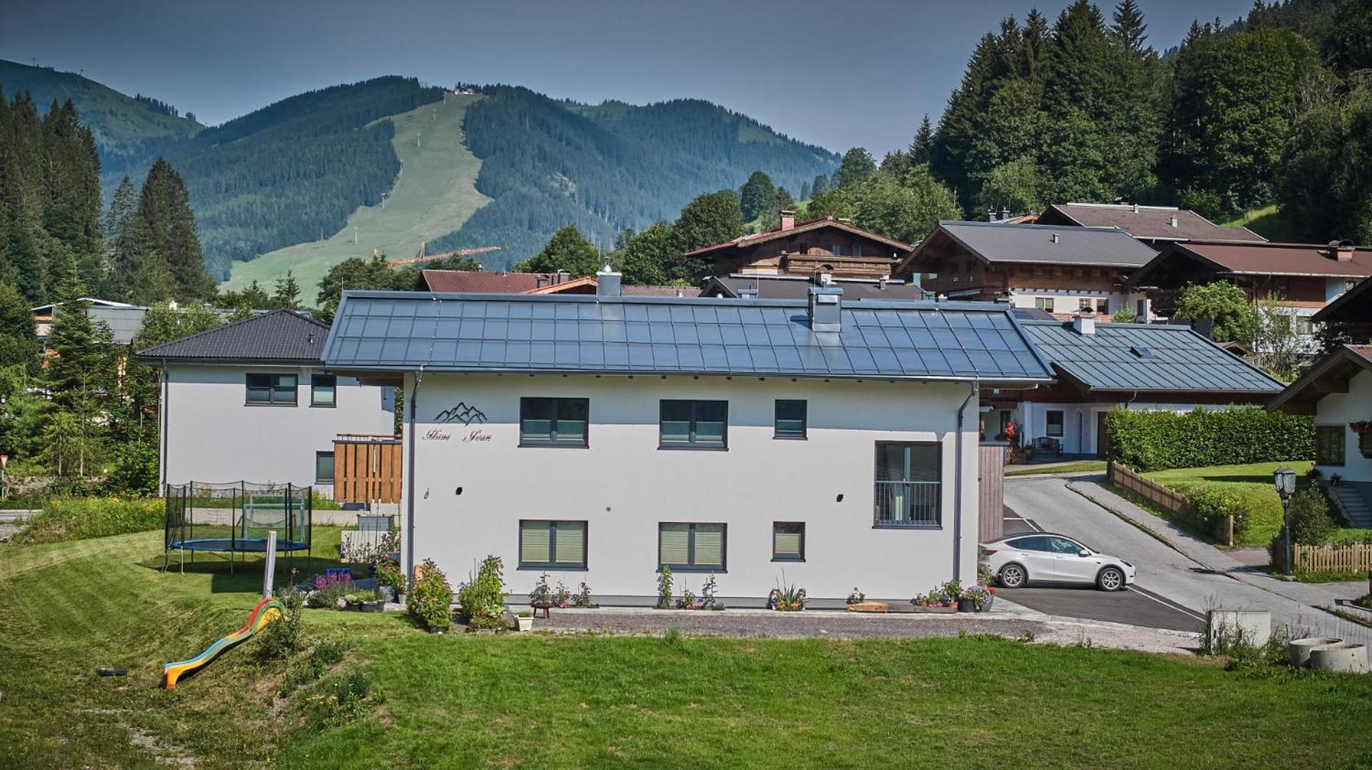 Haus Joan - *